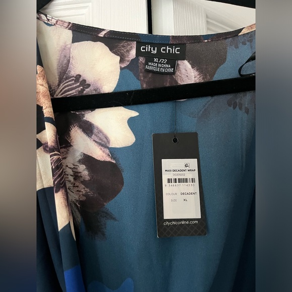 City Chic NWT Size 22 Blue Floral Dress - Picture 2 of 5